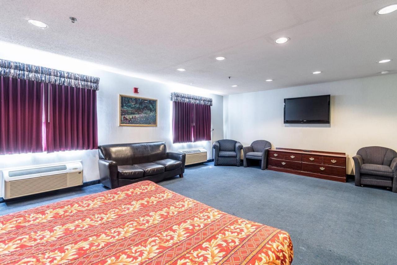 Quality Express Inn & Suites Mineral Wells Exterior foto